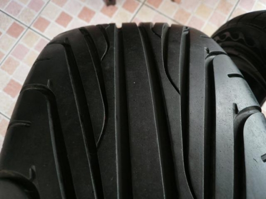 ขายยาง 215-45-17 ปลายปี10 ดอกหนามากๆ (1คู่) ขายยาง 215-45-17 ปลายปี10 ดอกหนามากๆ (1คู่)