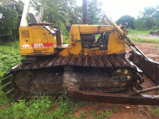 ขายด่วนๆ komatsu D31 - 17 PL แทรคใหญ่ เครื่องและเกียร์พึ่งฟิตใหม่ ใบมีดกว้าง 3.5 ม.