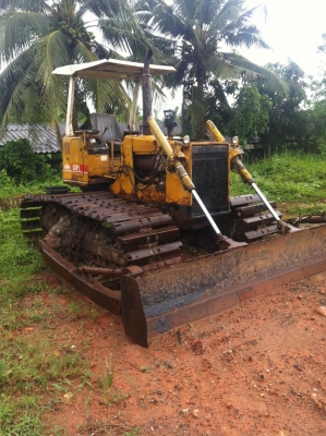 ขายด่วนๆ komatsu D31 - 17 PL แทรคใหญ่ เครื่องและเกียร์พึ่งฟิตใหม่ ใบมีดกว้าง 3.5 ม.