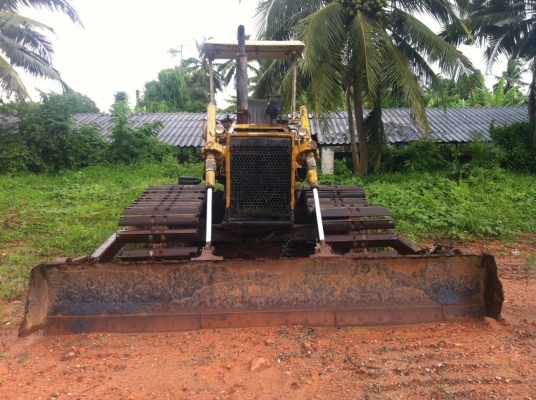 ขายด่วนๆ komatsu D31 - 17 PL แทรคใหญ่ เครื่องและเกียร์พึ่งฟิตใหม่ ใบมีดกว้าง 3.5 ม.