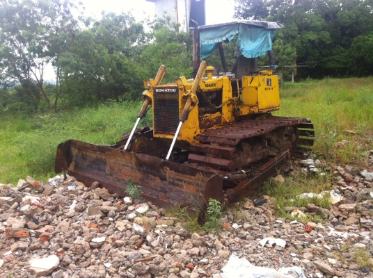 ขายด่วน คันที่2 komatsu D31 - 17 PL สภาพพร้อมใช้ แทรคและใบมีดกว้าง