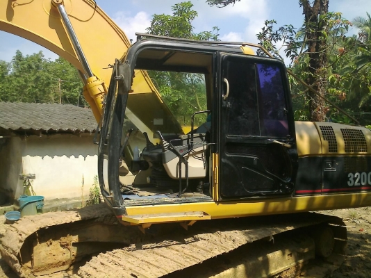 ขายด่วน!! CAT 320C (JAPAN)ไมล์ชม.16,000 สภาพสวยค่ะ