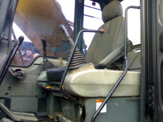 ขายรถแบคโฮ KOMATSU pc 200-6ซีเรียล93XXXกว่ารถสวยพร้อมใช้เอกสารเล่มทะเบียน ขายรถแบคโฮ KOMATSU pc 200-6ซีเรียล93XXXกว่ารถสวยพร้อมใช้เอกสารเล่มทะเบียน