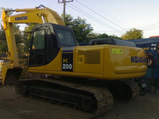 ขายรถแบคโฮ  KOMATSU pc 200-6ซีเรียล93XXXกว่ารถสวยพร้อมใช้เอกสารเล่มทะเบียน