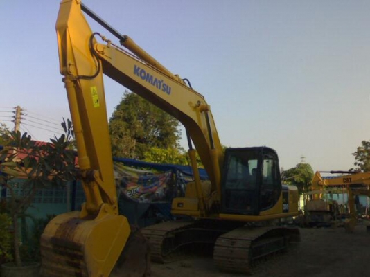 ขายรถแบคโฮ KOMATSU pc 200-6ซีเรียล93XXXกว่ารถสวยพร้อมใช้เอกสารเล่มทะเบียน ขายรถแบคโฮ KOMATSU pc 200-6ซีเรียล93XXXกว่ารถสวยพร้อมใช้เอกสารเล่มทะเบียน