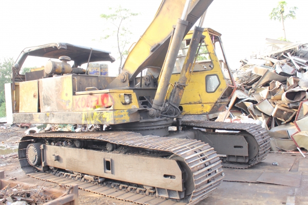 ขายด่วน!!  KOBELCO SK300  สภาพพร้อมใช้ค่ะ