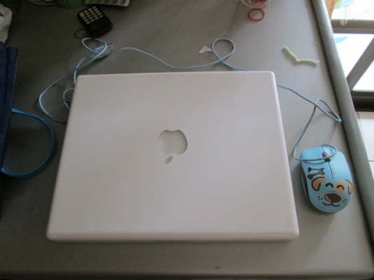 ขาย IBOOK Appel G4ราคา 3500ด่วน