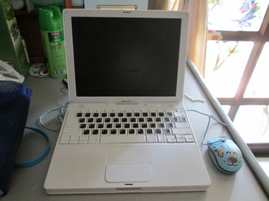 ขาย IBOOK Appel G4ราคา 3500ด่วน