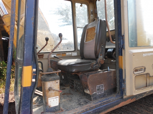 ขายด่วน!!  KOMATSU PC100-3 สภาพสวยค่ะ