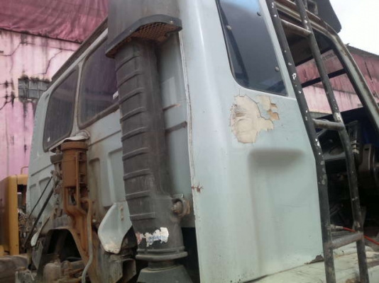 รถอิซูซุ 10 ล้อดั๊ม FXZ 240 แรงม้า  ( หัวขาว ตัวแรก )  สนใจติดต่อ 081 - 6079515