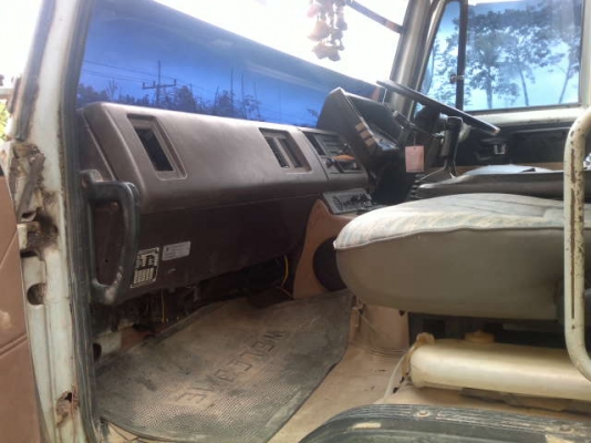 รถอิซูซุ 10 ล้อดั๊ม FXZ 240 แรงม้า  ( หัวขาว ตัวแรก )  สนใจติดต่อ 081 - 6079515