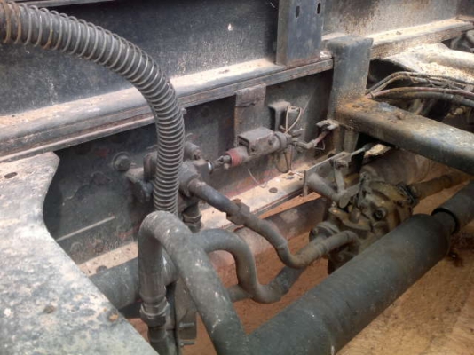 รถอิซูซุ 10 ล้อดั๊ม FXZ 240 แรงม้า  ( หัวขาว ตัวแรก )  สนใจติดต่อ 081 - 6079515