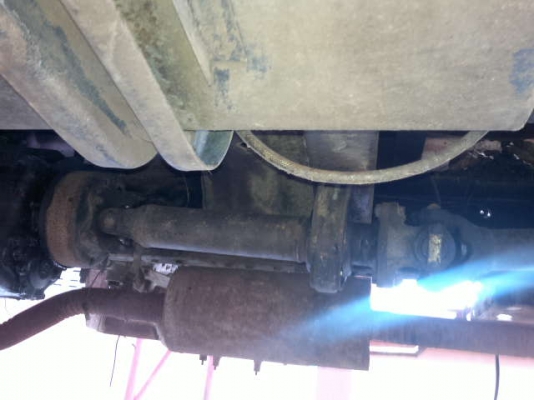 รถฮีโน่ 10 ล้อ ท้าลาด  TK527   195 แรงม้า   สนใจติดต่อ  081 - 6079515