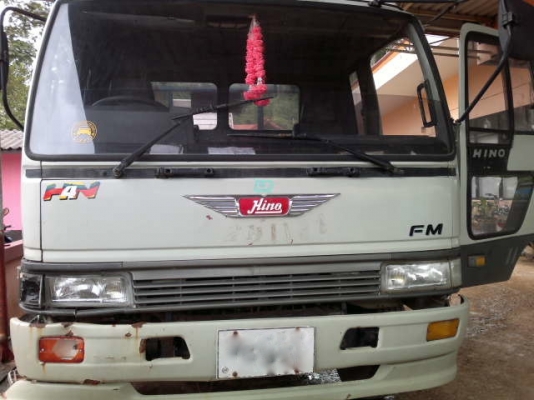 รถฮีโน่ 10 ล้อ ท้าลาด  TK527   195 แรงม้า   สนใจติดต่อ  081 - 6079515