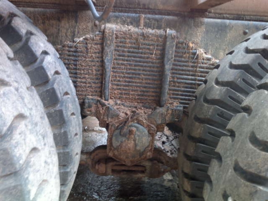 รถฮีโน่ 10 ล้อ ท้าลาด  TK527   195 แรงม้า   สนใจติดต่อ  081 - 6079515