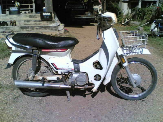 ขายดรีมคุรุสภา Noเล่มออกใบซื้อขายให้ รถเดิมๆอะไหร่ครบเครื่องเยี่ยม ขาย 7900 บาท