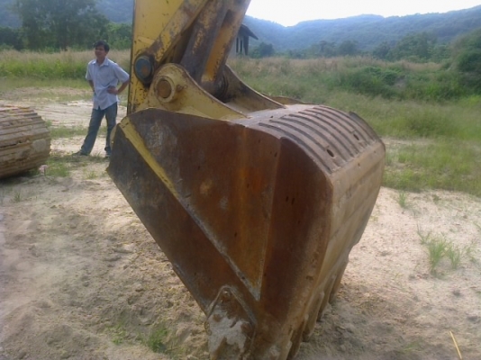 ขายรถแมคโฮ KOMATSU pc200-7สภาพรถสวยพร้อมใช้เอกครบ ขายรถแมคโฮ KOMATSU pc200-7สภาพรถสวยพร้อมใช้เอกครบ