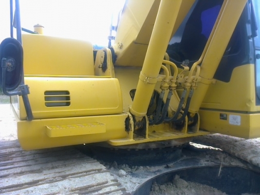 ขายรถแมคโฮ KOMATSU pc200-7สภาพรถสวยพร้อมใช้เอกครบ ขายรถแมคโฮ KOMATSU pc200-7สภาพรถสวยพร้อมใช้เอกครบ