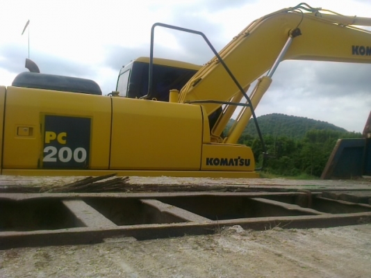 ขายรถแมคโฮ KOMATSU pc200-7สภาพรถสวยพร้อมใช้เอกครบ ขายรถแมคโฮ KOMATSU pc200-7สภาพรถสวยพร้อมใช้เอกครบ