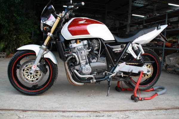 >>ขาย CB 1000 ทะเบียนแท้ โอนขนส่ง คาร์บูไฟฟ้า ปลั๊กเหลือง ปลาย akrapovic 129000<