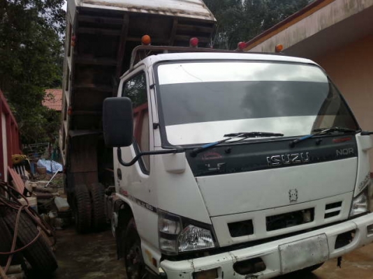 รถอิซูซุ 6 ล้อดั๊ม NQR 150 แรงม้า  ปี 50  สนใจติดต่อ 081 - 6079515