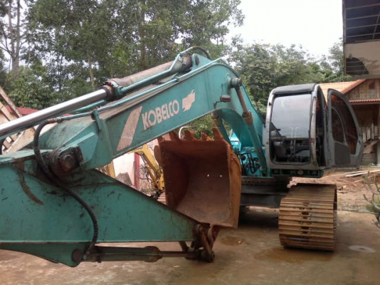 รถแบคโฮ KOBELCO  200 - 5  ซูปเปอร์   สนใจติดต่อ 081 - 6079515