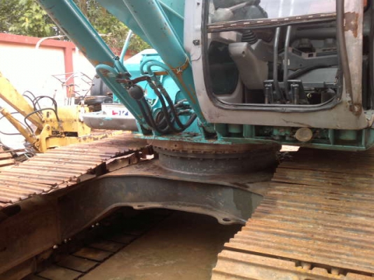 รถแบคโฮ KOBELCO  200 - 5  ซูปเปอร์   สนใจติดต่อ 081 - 6079515