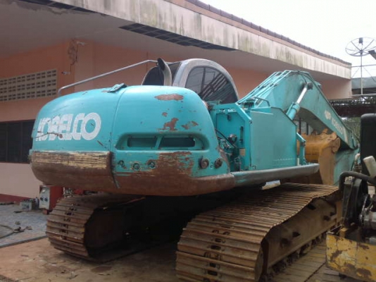 รถแบคโฮ KOBELCO  200 - 5  ซูปเปอร์   สนใจติดต่อ 081 - 6079515
