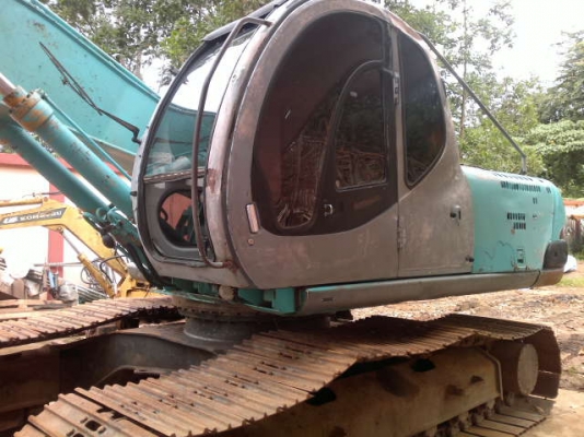 รถแบคโฮ KOBELCO  200 - 5  ซูปเปอร์   สนใจติดต่อ 081 - 6079515