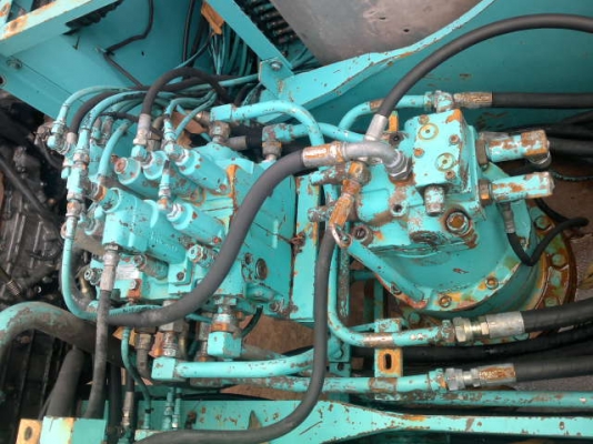 รถแบคโฮ KOBELCO  200 - 5  ซูปเปอร์   สนใจติดต่อ 081 - 6079515