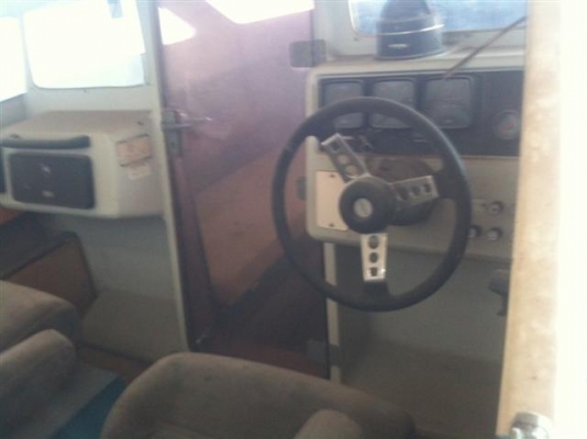 ขายครับเรือสำราญมือสองจากญี่ปุ่น เก๋ง หน้า YAMAHA ยาว19 ฟุต ขายครับเรือสำราญมือสองจากญี่ปุ่น เก๋ง หน้า YAMAHA ยาว19 ฟุต