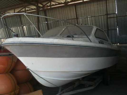 ขายครับเรือสำราญมือสองจากญี่ปุ่น เก๋ง หน้า YAMAHA ยาว19 ฟุต ขายครับเรือสำราญมือสองจากญี่ปุ่น เก๋ง หน้า YAMAHA ยาว19 ฟุต