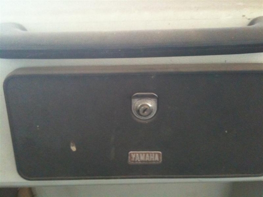 ขายครับเรือสำราญมือสองจากญี่ปุ่น เก๋ง หน้า YAMAHA ยาว19 ฟุต ขายครับเรือสำราญมือสองจากญี่ปุ่น เก๋ง หน้า YAMAHA ยาว19 ฟุต