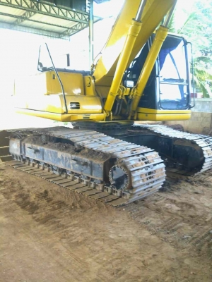 ขายรถแบคโฮ KOMATSU  pc200-6ซีเรียล9X,XXXไฟฟ้าครบเครื่องปั้มดีเอวแน่นเอกสารพร้อมรถสวย