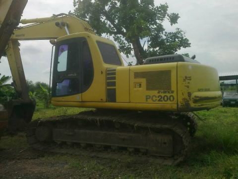 ขายรถแบคโฮ KOMATSU  pc200-6ซีเรียล9X,XXXไฟฟ้าครบเครื่องปั้มดีเอวแน่นเอกสารพร้อมรถสวย