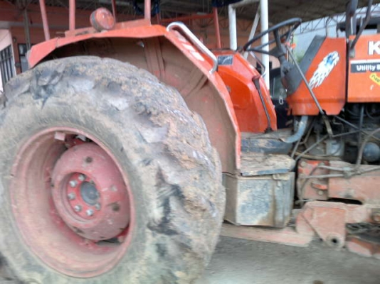 รถไถ คูโบต้า M9000 ( 4000 กว่าซม . ) สนใจติดต่อ 081 - 6079515 รถไถ คูโบต้า M9000 ( 4000 กว่าซม . ) สนใจติดต่อ 081 - 6079515