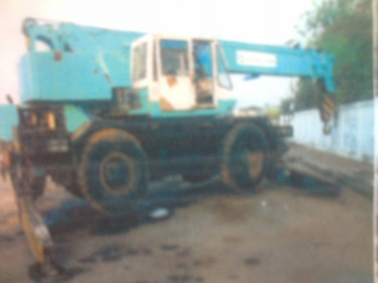 ขายรถเครน 4 ล้อ 25 ตัน KOMATSU LW250L-1ปี 1985ซีเรียล3001 ทะเบียนพร้อม ติดต่อ คุณเม่น 083-1033416