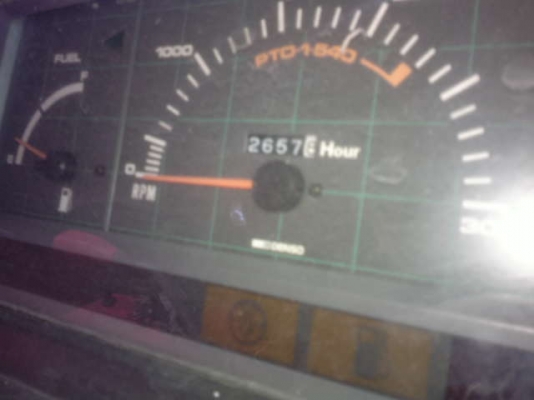 รถไถ  คูโบต้า M9000 ( 2000 กว่าซม . ) สนใจติดต่อ 081 - 6079515