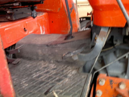 รถไถ  คูโบต้า M9000 ( 2000 กว่าซม . ) สนใจติดต่อ 081 - 6079515