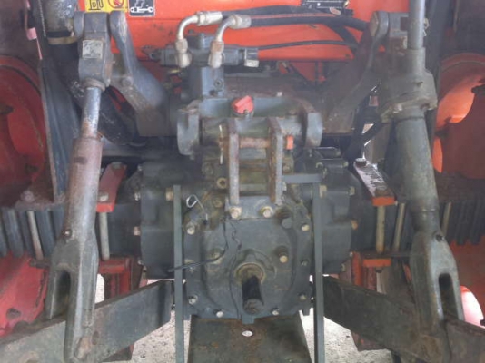 รถไถ  คูโบต้า M9000 ( 2000 กว่าซม . ) สนใจติดต่อ 081 - 6079515