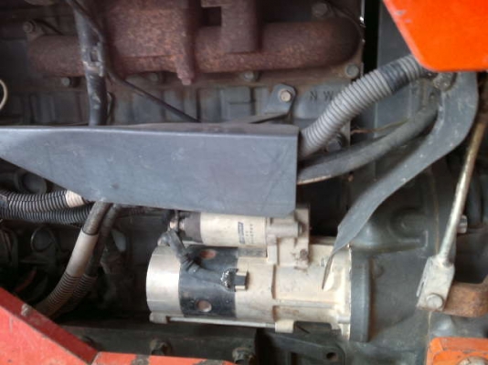 รถไถ  คูโบต้า M9000 ( 2000 กว่าซม . ) สนใจติดต่อ 081 - 6079515