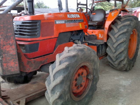 รถไถ  คูโบต้า M9000 ( 2000 กว่าซม . ) สนใจติดต่อ 081 - 6079515