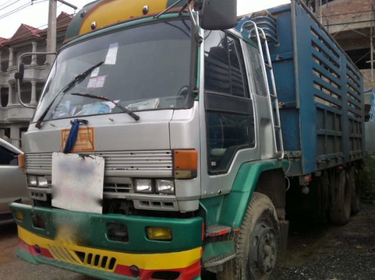 รถอิซูซุ 10 ล้อ รั่ว  260 แรงม้า   ( ขายแม่ลูก ) สนใจติดต่อ  081 - 6079515