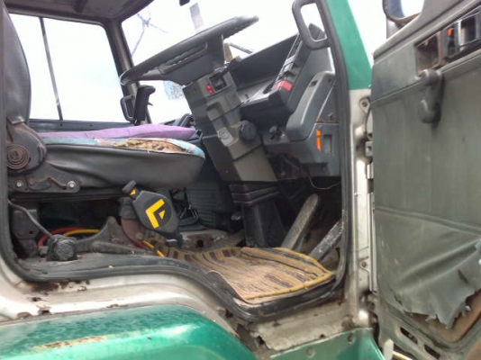 รถอิซูซุ 10 ล้อ รั่ว  260 แรงม้า   ( ขายแม่ลูก ) สนใจติดต่อ  081 - 6079515