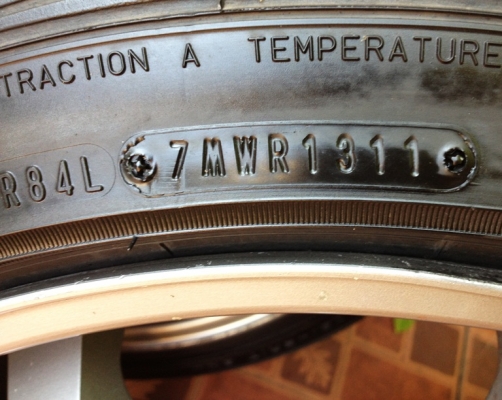 ขายแล้วจ้าาขอบ 17 ยาง DUNLOP ขายแล้วจ้าาขอบ 17 ยาง DUNLOP