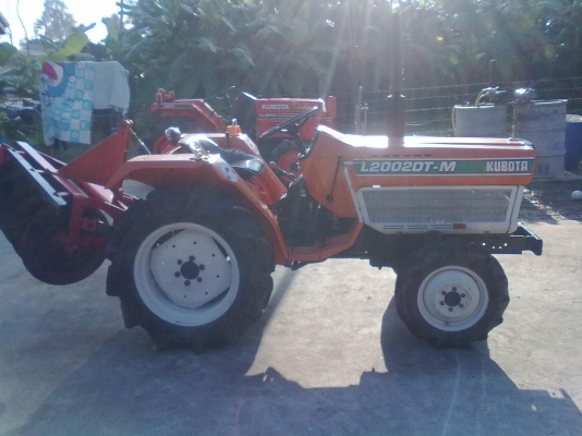 ขายรถไถคูโบต้าL2002DT4WD 20แรงพร้อมผาน5 สวยจัด แรงจริง