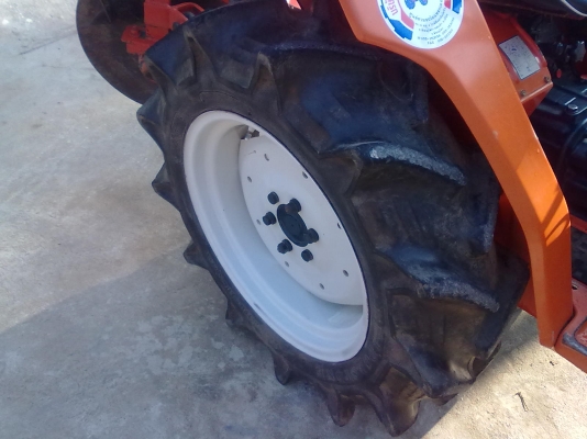 ขายรถไถคูโบต้าL2002DT4WD 20แรงพร้อมผาน5 สวยจัด แรงจริง