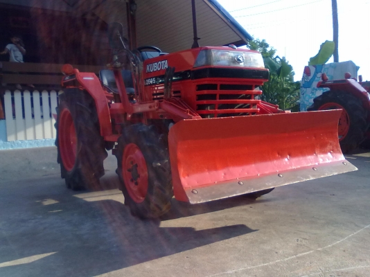 ขายรถไถคูโบต้าL2605DT4WD ใบดันดินหน้า ผานขุดมัน สวย พร้อมใช้จริง