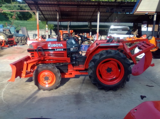 ขายรถไถคูโบต้าL2605DT4WD ใบดันดินหน้า ผานขุดมัน สวย พร้อมใช้จริง