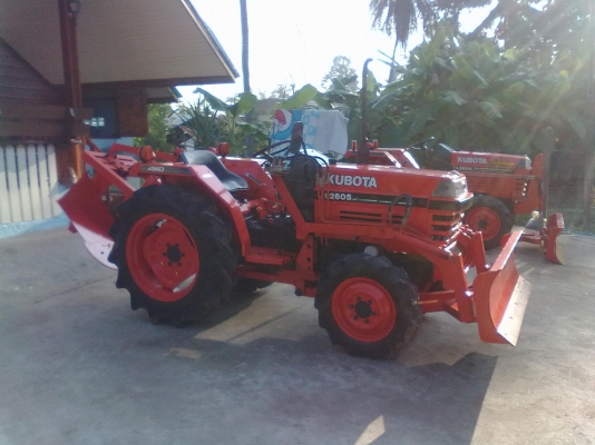 ขายรถไถคูโบต้าL2605DT4WD ใบดันดินหน้า ผานขุดมัน สวย พร้อมใช้จริง